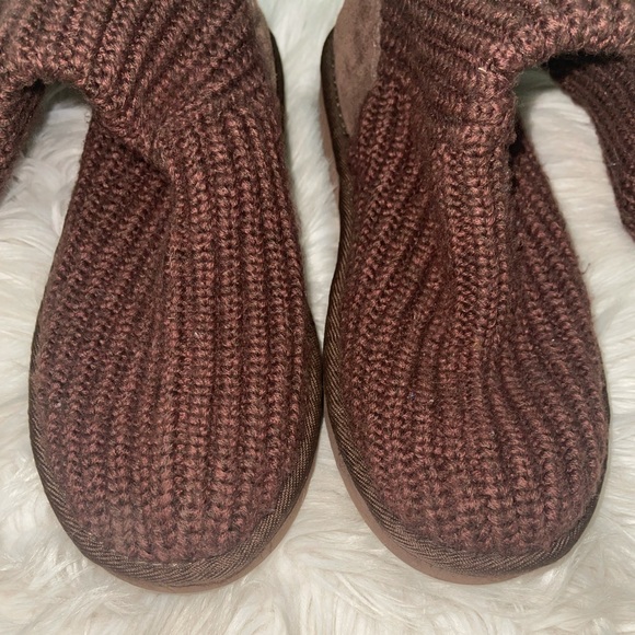 UGG Knit Boots - Picture 5 of 16